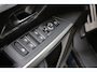 Peugeot e-5008 GT Avantage 73 kWh 7p | Fase 3 laden | SOH 97% | Luxe stoelen | Elektrische verstelbare stoelen | Alcantara | NL auto |