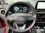 Hyundai Kona 1.6 GDI HEV 141pk Premium | Leder | Premium Audio | Trekhaak | Dodehoek detectie | Camera | Adaptive cruise controle | Elektrische stoelen | Stoelventilatie | Stoelverwarming | Stuurverwarming