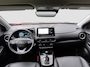 Hyundai Kona 1.6 GDI HEV 141pk Premium | Leder | Premium Audio | Trekhaak | Dodehoek detectie | Camera | Adaptive cruise controle | Elektrische stoelen | Stoelventilatie | Stoelverwarming | Stuurverwarming
