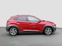 Hyundai Kona 1.6 GDI HEV 141pk Premium | Leder | Premium Audio | Trekhaak | Dodehoek detectie | Camera | Adaptive cruise controle | Elektrische stoelen | Stoelventilatie | Stoelverwarming | Stuurverwarming