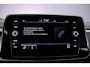 Volkswagen T-Roc R-Line 1.5 TSI 150pk DSG Automaat Panoramadak, Black Style, Adaptive cruise control, Achteruitrijcamera, Elektrische achterklep, LED koplampen, Stoelverwarming