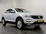 Volkswagen T-Roc 1.5 TSI Style | Achteruitrijcamera | Airco (automatisch) | Cruise control adaptief