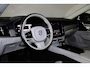 Volvo V90 T6 Recharge AWD Ultimate Bright - Panorama/schuifdak - IntelliSafe Assist & Surround - 360º Camera - Harman/Kardon audio - Adaptieve LED koplampen - Verwarmde voorstoelen, stuur & achterbank - Parkeersensoren voor & achter - Elektr. bedienb. voorstoelen met geheugen - Head up display - Extra getint glas - Inklapbare trekhaak - 19' LMV