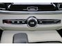 Volvo V90 T6 Recharge AWD Ultimate Bright - Panorama/schuifdak - IntelliSafe Assist & Surround - 360º Camera - Harman/Kardon audio - Adaptieve LED koplampen - Verwarmde voorstoelen, stuur & achterbank - Parkeersensoren voor & achter - Elektr. bedienb. voorstoelen met geheugen - Head up display - Extra getint glas - Inklapbare trekhaak - 19' LMV