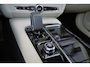 Volvo V90 T6 Recharge AWD Ultimate Bright - Panorama/schuifdak - IntelliSafe Assist & Surround - 360º Camera - Harman/Kardon audio - Adaptieve LED koplampen - Verwarmde voorstoelen, stuur & achterbank - Parkeersensoren voor & achter - Elektr. bedienb. voorstoelen met geheugen - Head up display - Extra getint glas - Inklapbare trekhaak - 19' LMV