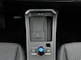 Volkswagen T-Roc 1.5 eTsi Life First Edition Automaat I Carplay I Stoelverwarming I Camera I Adapt. Cruise control