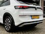 Volkswagen T-Roc 1.5 eTsi Life First Edition Automaat I Carplay I Stoelverwarming I Camera I Adapt. Cruise control