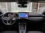 Volkswagen T-Roc 1.5 eTsi Life First Edition Automaat I Carplay I Stoelverwarming I Camera I Adapt. Cruise control