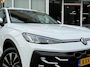 Volkswagen T-Roc 1.5 eTsi Life First Edition Automaat I Carplay I Stoelverwarming I Camera I Adapt. Cruise control