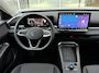 Volkswagen T-Roc 1.5 eTsi Life First Edition Automaat I Carplay I Stoelverwarming I Camera I Adapt. Cruise control