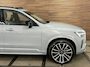 Volvo XC90 2.0 T8 hybrid Ultra Dark 7p.| MY2026| Luchtvering| Lagom-Pack | Winter-Pack| H/K Sound| Trekhaak| HuD| 22inch|Massage