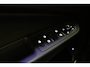 Volkswagen Golf 1.4 eHybrid GTE / GTI Look Diffuser / GTI Look Spoiler / Maxton Design Bodykit / Panoramadak / Matrix LED / Apple Carplay - Android Auto / Stoelverwarming / Ambienteverlichting / 19'' LMV / Achteruitrijcamera / Rode remzadels / Mistverlichting LED