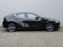 Mazda 3 e-SkyActiv-G M Hybrid Luxury + Trekhaak / HUD / Add. Cruise / Navigatie + Camera! / Stoel/stuurverwarming /
