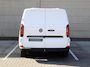 Volkswagen e-Transporter Life L1 71kWh 136 PK | Navigatie via Apple Carplay | Camera | PDC | Cruise control | All season banden | Trekhaak |