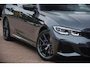 BMW 3-Serie Touring M340i xDrive High Executive | Harman-kardon | Adaptief M-onderstel | Carplay | Full LED | ACC | Stoelverwarming | Zeer nette en keurig onderhouden M340i afkomstig van een liefhebber. Dit betreft een echte auto!
