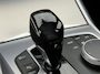BMW 3-Serie Touring M340i xDrive High Executive | Harman-kardon | Adaptief M-onderstel | Carplay | Full LED | ACC | Stoelverwarming | Zeer nette en keurig onderhouden M340i afkomstig van een liefhebber. Dit betreft een echte auto!