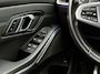 BMW 3-Serie Touring M340i xDrive High Executive | Harman-kardon | Adaptief M-onderstel | Carplay | Full LED | ACC | Stoelverwarming | Zeer nette en keurig onderhouden M340i afkomstig van een liefhebber. Dit betreft een echte auto!