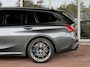 BMW 3-Serie Touring M340i xDrive High Executive | Harman-kardon | Adaptief M-onderstel | Carplay | Full LED | ACC | Stoelverwarming | Zeer nette en keurig onderhouden M340i afkomstig van een liefhebber. Dit betreft een echte auto!