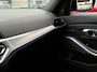 BMW 3-Serie Touring M340i xDrive High Executive | Harman-kardon | Adaptief M-onderstel | Carplay | Full LED | ACC | Stoelverwarming | Zeer nette en keurig onderhouden M340i afkomstig van een liefhebber. Dit betreft een echte auto!
