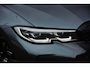 BMW 3-Serie Touring M340i xDrive High Executive | Harman-kardon | Adaptief M-onderstel | Carplay | Full LED | ACC | Stoelverwarming | Zeer nette en keurig onderhouden M340i afkomstig van een liefhebber. Dit betreft een echte auto!