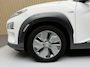 Hyundai Kona Electric EV Limited 64 kWh 3- Fase SOH 93,7% | Warmtepomp | Camera | Navigatie | Head-Up Display | Leer | Led