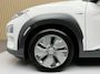 Hyundai Kona Electric EV Fashion 64 kWh 3- Fase SOH 92,4% | Warmtepomp | Camera | Navigatie | Head-Up Display