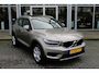 Volvo XC40 T2 130PK Automaat Momentum Business | Schuif/kanteldak | H&K Audio | Pilot-Assist | Keyless | PDC Voor + Achter |