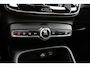 Volvo XC40 T2 130PK Automaat Momentum Business | Schuif/kanteldak | H&K Audio | Pilot-Assist | Keyless | PDC Voor + Achter |