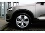 Volvo XC40 T2 130PK Automaat Momentum Business | Schuif/kanteldak | H&K Audio | Pilot-Assist | Keyless | PDC Voor + Achter |