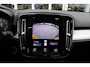 Volvo XC40 T2 130PK Automaat Momentum Business | Schuif/kanteldak | H&K Audio | Pilot-Assist | Keyless | PDC Voor + Achter |