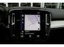 Volvo XC40 T2 130PK Automaat Momentum Business | Schuif/kanteldak | H&K Audio | Pilot-Assist | Keyless | PDC Voor + Achter |