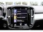 Volvo XC40 T2 130PK Automaat Momentum Business | Schuif/kanteldak | H&K Audio | Pilot-Assist | Keyless | PDC Voor + Achter |