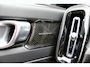 Volvo XC40 T2 130PK Automaat Momentum Business | Schuif/kanteldak | H&K Audio | Pilot-Assist | Keyless | PDC Voor + Achter |