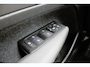Volvo XC40 T2 130PK Automaat Momentum Business | Schuif/kanteldak | H&K Audio | Pilot-Assist | Keyless | PDC Voor + Achter |