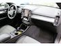 Volvo XC40 T2 130PK Automaat Momentum Business | Schuif/kanteldak | H&K Audio | Pilot-Assist | Keyless | PDC Voor + Achter |
