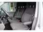 Volkswagen Transporter 2.0 TDI L2 150PK AUT. 3-ZITS, 2X SCHUIFDEUR, STANDKACHEL, STOELVERWARMING, ADAPT. CRUISE, AIRCO, CAMERA, PARKEERSENSOREN, 2 SCHUIFDEUREN, DUBBELE SCHUIFDEUR
