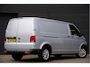 Volkswagen Transporter 2.0 TDI L2 150PK AUT. 3-ZITS, 2X SCHUIFDEUR, STANDKACHEL, STOELVERWARMING, ADAPT. CRUISE, AIRCO, CAMERA, PARKEERSENSOREN, 2 SCHUIFDEUREN, DUBBELE SCHUIFDEUR
