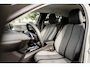 Peugeot 208 1.2 Hybrid 110 e-DCS6 Allure Black Pack Automaat | APPLE CARPLAY, ZWARTE ACCENTEN, GROOT NAVIGATIE, DIGITAL COCKPIT, CRUISE CONTROL, LED KOPLAMPEN, HALF LEDER, PARKEERSENSOREN, GETINT GLAS, LICHTMETALEN VELGEN, NIEUW |