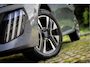 Peugeot 208 1.2 Hybrid 110 e-DCS6 Allure Black Pack Automaat | APPLE CARPLAY, ZWARTE ACCENTEN, GROOT NAVIGATIE, DIGITAL COCKPIT, CRUISE CONTROL, LED KOPLAMPEN, HALF LEDER, PARKEERSENSOREN, GETINT GLAS, LICHTMETALEN VELGEN, NIEUW |