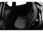 Renault Clio 1.0 TCe Intens/ LED koplampen/ 16'' LMV/ Lane-Assist./ Apple + Android/ Navi/ Airco/ Cruise/ Elek. pakket/ Isoifx/ Bluetooth/ Multi. LEDER. Stuur/ Chroom/ PDC.