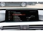BMW 3-Serie 320i Corporate Lease High Executive / Trekhaak / Schuifdak / Leder / Navigatie / Parkeerhulp V+A / 18'' / Getint glas / Stoelverwarming / Cruise Control