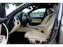 BMW 3-Serie 320i Corporate Lease High Executive / Trekhaak / Schuifdak / Leder / Navigatie / Parkeerhulp V+A / 18'' / Getint glas / Stoelverwarming / Cruise Control