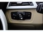 BMW 3-Serie 320i Corporate Lease High Executive / Trekhaak / Schuifdak / Leder / Navigatie / Parkeerhulp V+A / 18'' / Getint glas / Stoelverwarming / Cruise Control