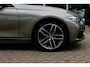 BMW 3-Serie 320i Corporate Lease High Executive / Trekhaak / Schuifdak / Leder / Navigatie / Parkeerhulp V+A / 18'' / Getint glas / Stoelverwarming / Cruise Control