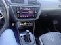Volkswagen Tiguan 1.4 TSI eHybrid R-Line Business+ | PANO | IQ-Light | VC | Adapt. Cruise | Clima | Navi |