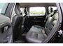 Volvo V70 2.0 T5 Summum / Trekhaak / Leder / Parkeerhulp achter / 17'' / Xenon / Cruise Control
