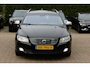 Volvo V70 2.0 T5 Summum / Trekhaak / Leder / Parkeerhulp achter / 17'' / Xenon / Cruise Control