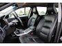 Volvo V70 2.0 T5 Summum / Trekhaak / Leder / Parkeerhulp achter / 17'' / Xenon / Cruise Control