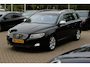 Volvo V70 2.0 T5 Summum / Trekhaak / Leder / Parkeerhulp achter / 17'' / Xenon / Cruise Control