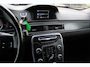 Volvo V70 2.0 T5 Summum / Trekhaak / Leder / Parkeerhulp achter / 17'' / Xenon / Cruise Control